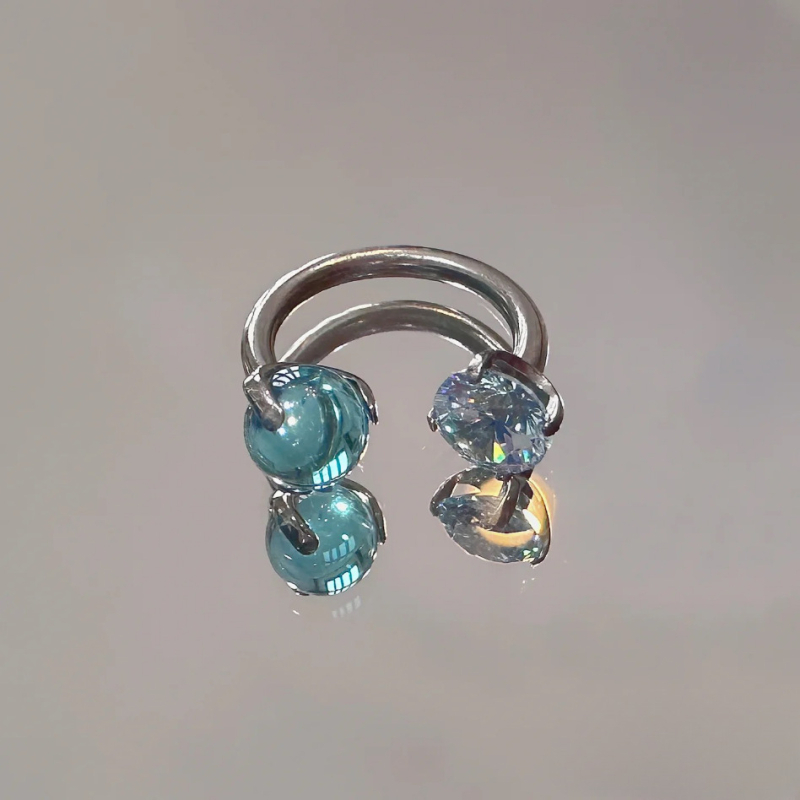 Piercing nakit od titanijskog legura F136 – U-oblik, s tri kandže okruglih cirkon kristala za piercing na usnama, nosu ili uhu