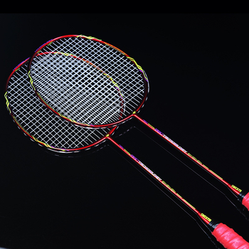 Set od 2 badminton reketa od karbonskih vlakana – ultralako 85–89 g, ručka G2, ravna osovina