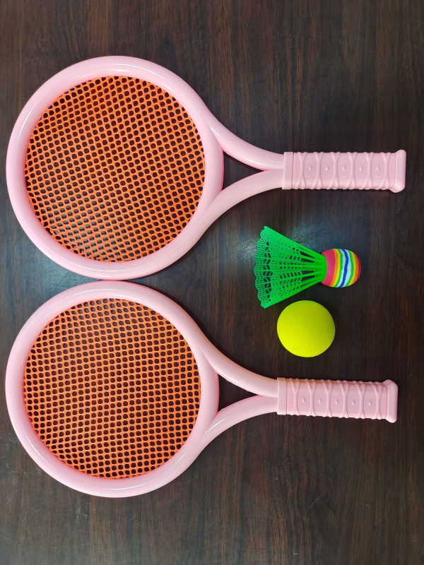 Laste badmintoni ja tennise rakettide komplekt — plastist raam, nailonist nöörid, 95-100 g, lastele 3-12 aastat