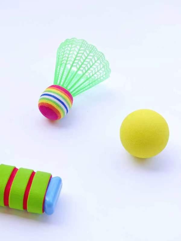 Laste badmintoni ja tennise rakettide komplekt — plastist raam, nailonist nöörid, 95-100 g, lastele 3-12 aastat