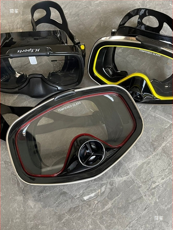 Niršanas maska ar pret miglošanos, augstas skaidrības lēca no kalta stikla, rāmis no 304 nerūsējošā tērauda, smags dizains dziļām niršanām