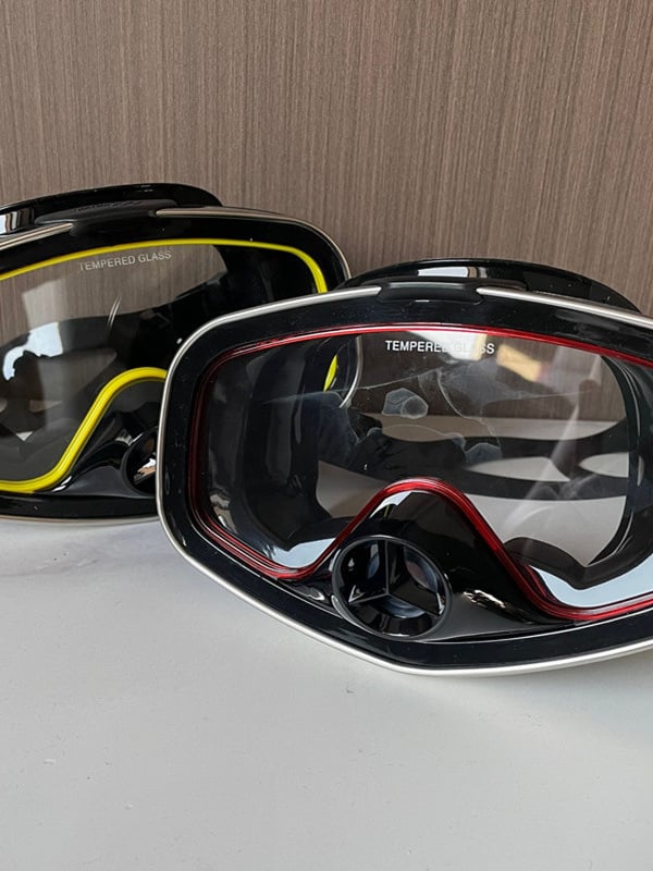 Potapljačka maska s anti-zamućivanjem, visoka jasnoća, leća od kaljenog stakla, okvir od 304 nehrđajućeg čelika, robusna izrada za duboko ronjenje