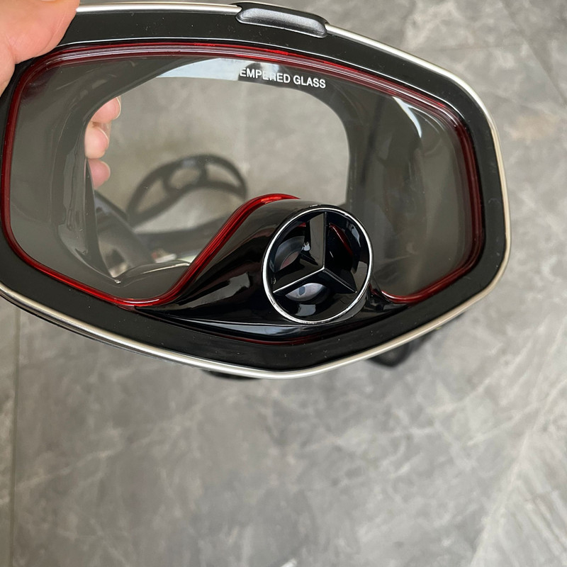 Niršanas maska ar pret miglošanos, augstas skaidrības lēca no kalta stikla, rāmis no 304 nerūsējošā tērauda, smags dizains dziļām niršanām