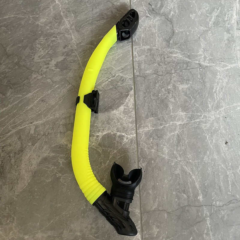 Niršanas maska ar pret miglošanos, augstas skaidrības lēca no kalta stikla, rāmis no 304 nerūsējošā tērauda, smags dizains dziļām niršanām