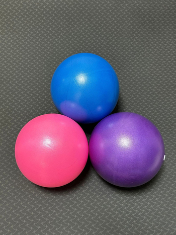 Μπάλα πιλάτες Bluesong, ματ επιφάνειας, φουσκωτή PVC γιόγκα μπάλα για γυμναστική, μασάζ και ομορφιά; βάρος 75–80 g