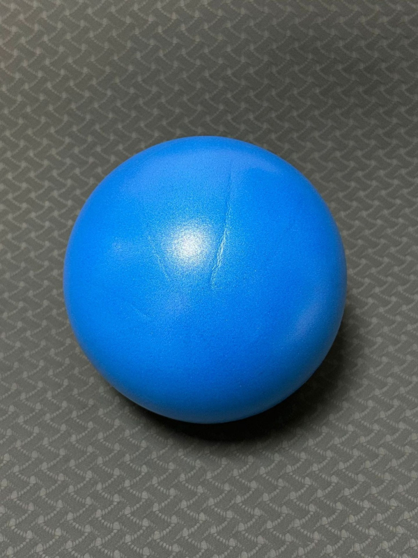 Μπάλα πιλάτες Bluesong, ματ επιφάνειας, φουσκωτή PVC γιόγκα μπάλα για γυμναστική, μασάζ και ομορφιά; βάρος 75–80 g