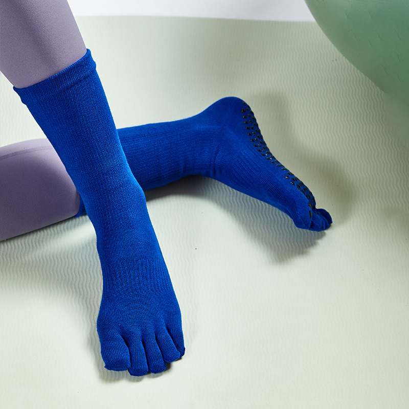 Γυναικείες κάλτσες γιόγκα με πέντε δάχτυλα, μέχρι τη γάμπα, αντιολισθητική σόλα, απορροφούν τον ιδρώτα, βαμβάκι 70–80%