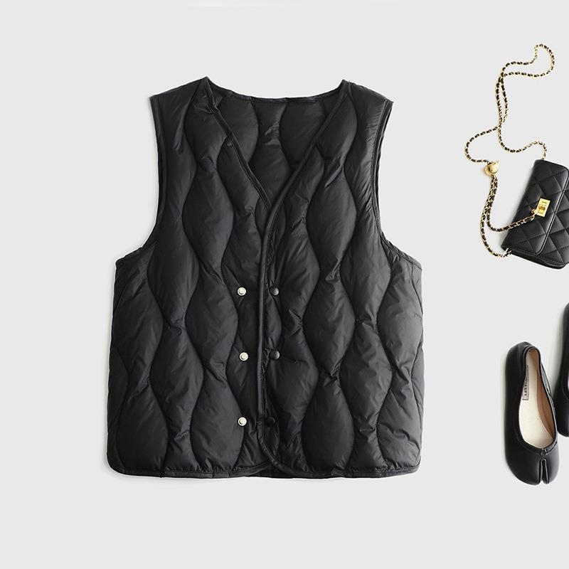 Женска пухена жилетка, тънък силует, пух от бял патешки пух, V-образно деколте, къса дължина, полиестерна тъкан