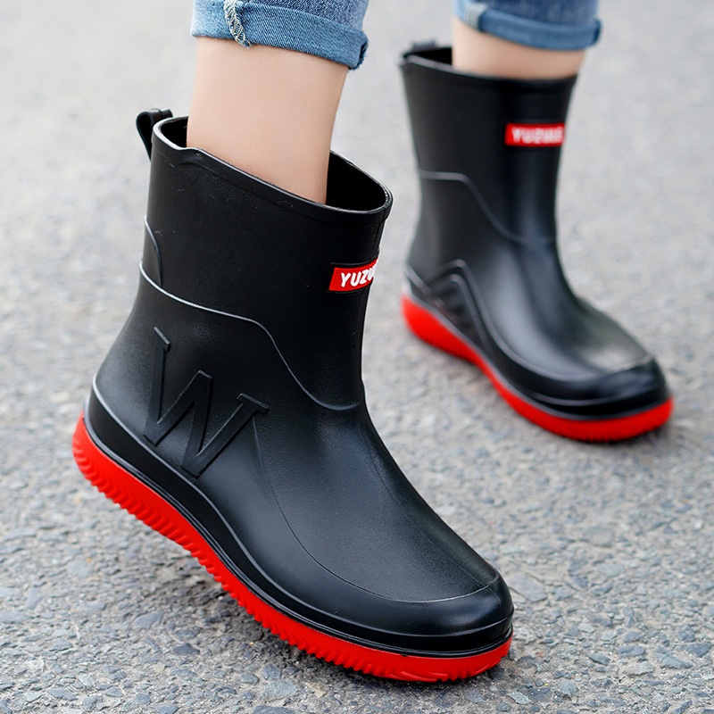 Muške kišne čizme srednje visine, vodootporne, protuklizne, plastični gornji dio i potplat, niski pet