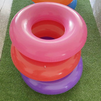 Naduvni plivački prsten - ekološki PVC; debljina 0,18 mm; jednobojni uzorak; pogodan za plivanje i hodanje u plitkoj vodi