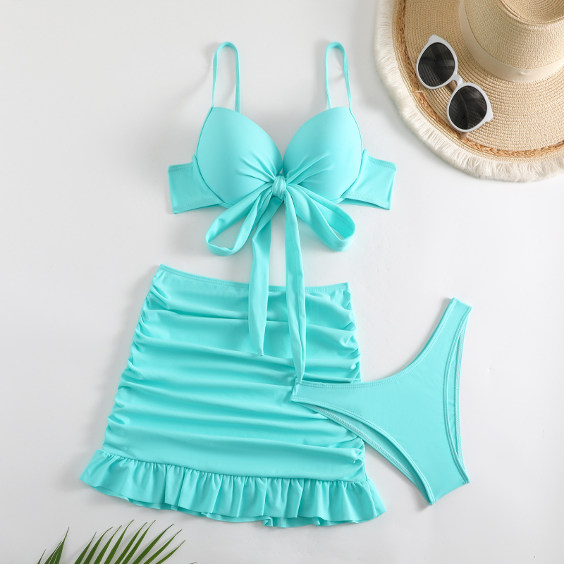 Sieviešu trīsdaļīgs peldkostīms ar svārciņa apakšu un pārklājumu, uzpildīta krūšu daļa, neilons ar elastānu, bez Piedurknēm