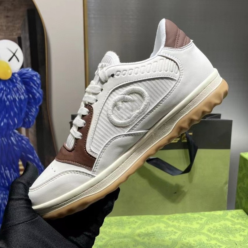 Mac80 ādas sporta apavi — universāli, zems augšdaļa, virsma no liellopa ādas, gumijas zole, iekšējā odere no aita kažoka, elpojoši, pretslīdes, izturīgi, retro blokveida raksts, priekšējā šņorēšana