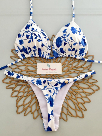 Dvije komadi bikini s napunjenim trokutastim gornjim dijelom, prugasti uzorak, uski kroj, poliester, za žene