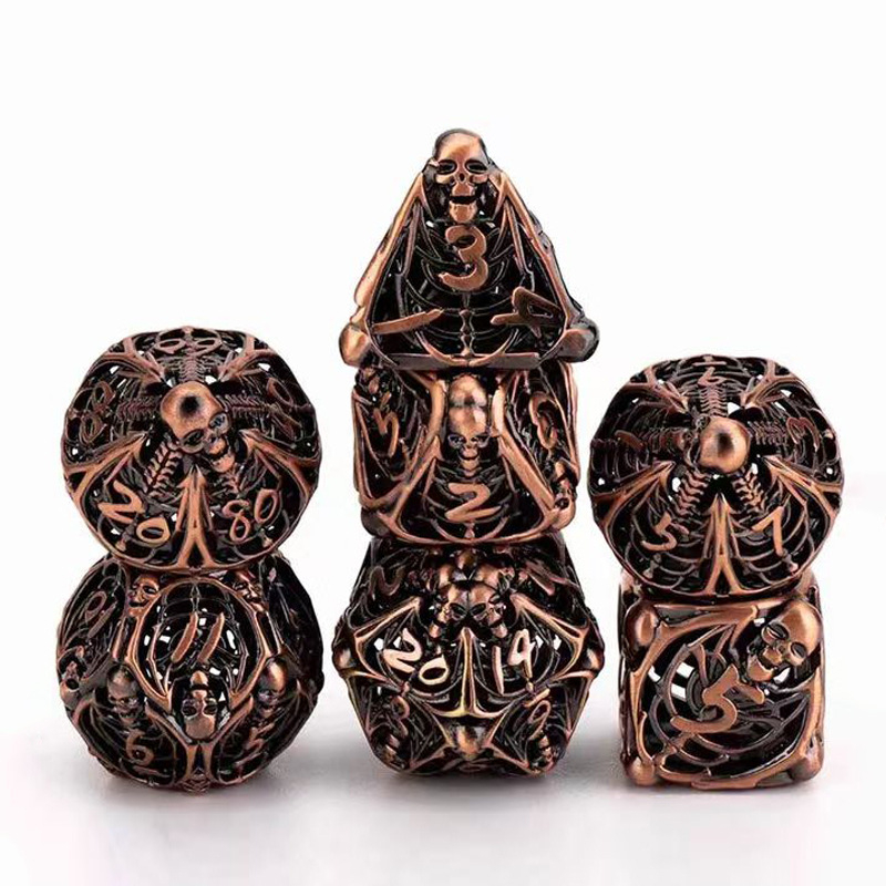 Metalne kocke s šupljim lubanjama - set za D&D i stolne igre, višestrane kocke, kutija 100 komada