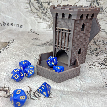 Asztali RPG-dobókocka torony — D&D-kompatibilis, Többszögű dobókocka, Műanyag kivitel, 14+ éves kortól