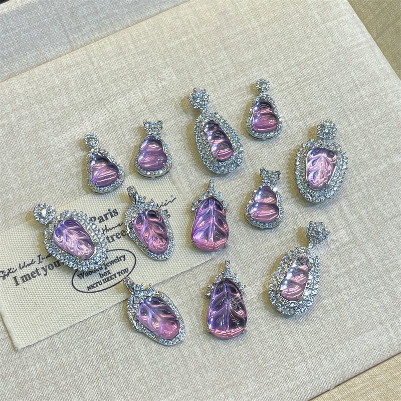 Kulons ar ametista kristālu un sintētiskajiem cirkoniem, 925 sudrabs – vienkāršs dizains