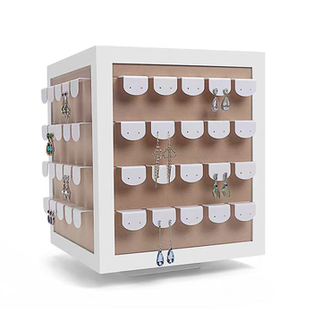 Rotirajući drveni stalak za nakit – trodimenzionalni dizajn, četiri razine, perforirana izrada, luksuzan dojam.