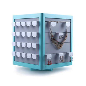 Rotirajući drveni stalak za nakit – trodimenzionalni dizajn, četiri razine, perforirana izrada, luksuzan dojam.