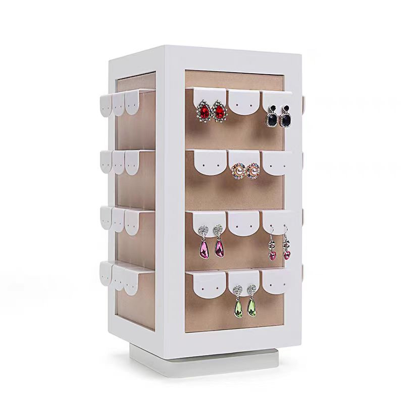 Rotirajući drveni stalak za nakit – trodimenzionalni dizajn, četiri razine, perforirana izrada, luksuzan dojam.