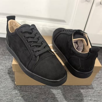 Platvormkingad, ülemine materjal: kahekordne veisnahk ja kunstnahk; ümmarguse ninaga; madal kand 1–3 cm; nööridega kinnituv; kummist tald.