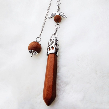 Geometrijsko kristalno ogrlico s privjeskom u obliku jedne točke šesterokutne kolone, polirani završetak; kristali: ametist, ružičasti kvarc, bijeli kristal