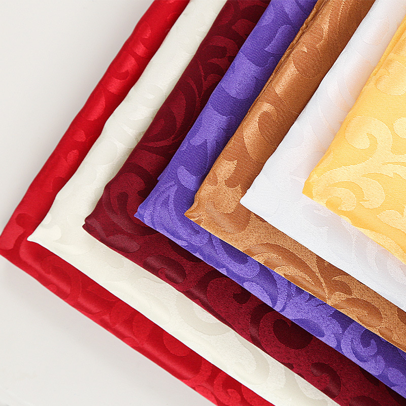 Kerek asztalterítő poliészter anyagból, értekezletekhez