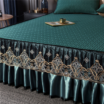 Trīs daļu Ice SilkLatex matraču komplekts ar gultas apdari - dabīgs latekss; lateksa saturs 90%+; drukāta audums; mazgājams veļas mašīnā; mūsdienīgs minimālisma stils