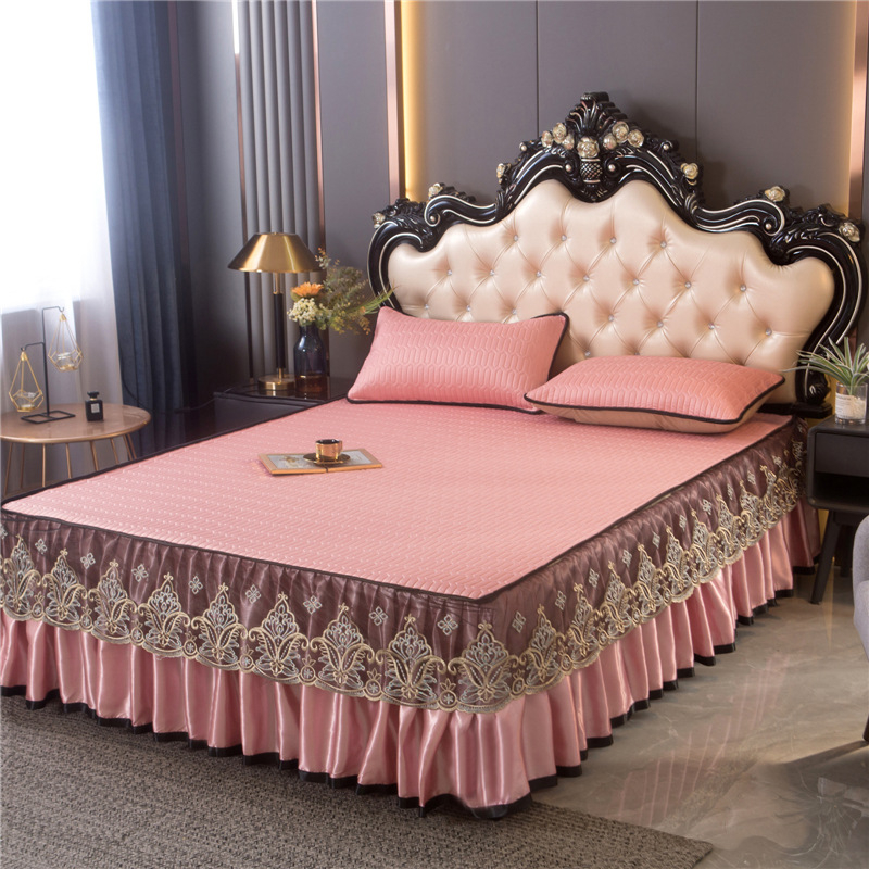 Trīs daļu Ice SilkLatex matraču komplekts ar gultas apdari - dabīgs latekss; lateksa saturs 90%+; drukāta audums; mazgājams veļas mašīnā; mūsdienīgs minimālisma stils