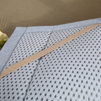 Baisini dabīgā lateksa rāta matu trīs gabalu komplekts, mūsdienīgs minimālisma stils, lateksa saturs zem 70%, bieza sendvič konstrukcija