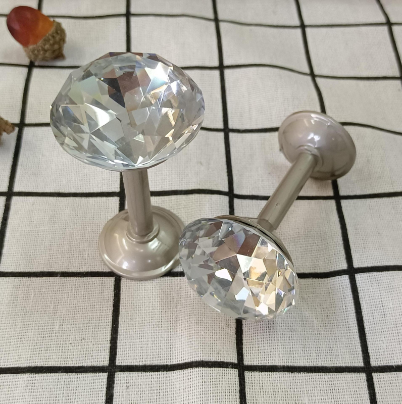 Függönyakasztó | Cinkötvözet + kristály, Modell QX-045, Típus: Akasztó, Függönytípusok: függő, Kiegészítők: csavarok + gumidugók, Név: Shot glass hook