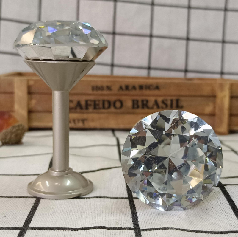 Függönyakasztó | Cinkötvözet + kristály, Modell QX-045, Típus: Akasztó, Függönytípusok: függő, Kiegészítők: csavarok + gumidugók, Név: Shot glass hook