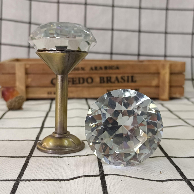 Függönyakasztó | Cinkötvözet + kristály, Modell QX-045, Típus: Akasztó, Függönytípusok: függő, Kiegészítők: csavarok + gumidugók, Név: Shot glass hook