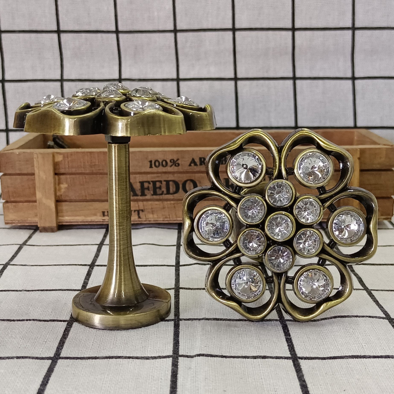 Függönyakas egyenes rúd, cink ötvözet + rhinestone, modell Qx-018, tartalmaz csavarokat és gumidugókat