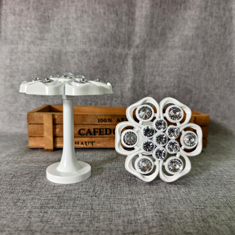 Függönyakas egyenes rúd, cink ötvözet + rhinestone, modell Qx-018, tartalmaz csavarokat és gumidugókat