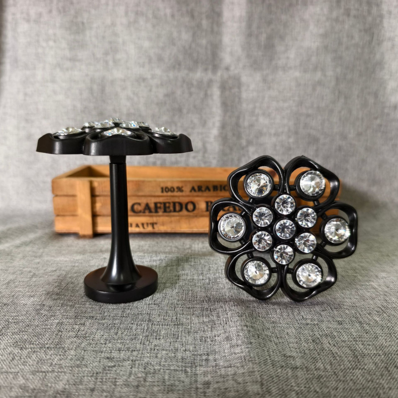 Függönyakas egyenes rúd, cink ötvözet + rhinestone, modell Qx-018, tartalmaz csavarokat és gumidugókat