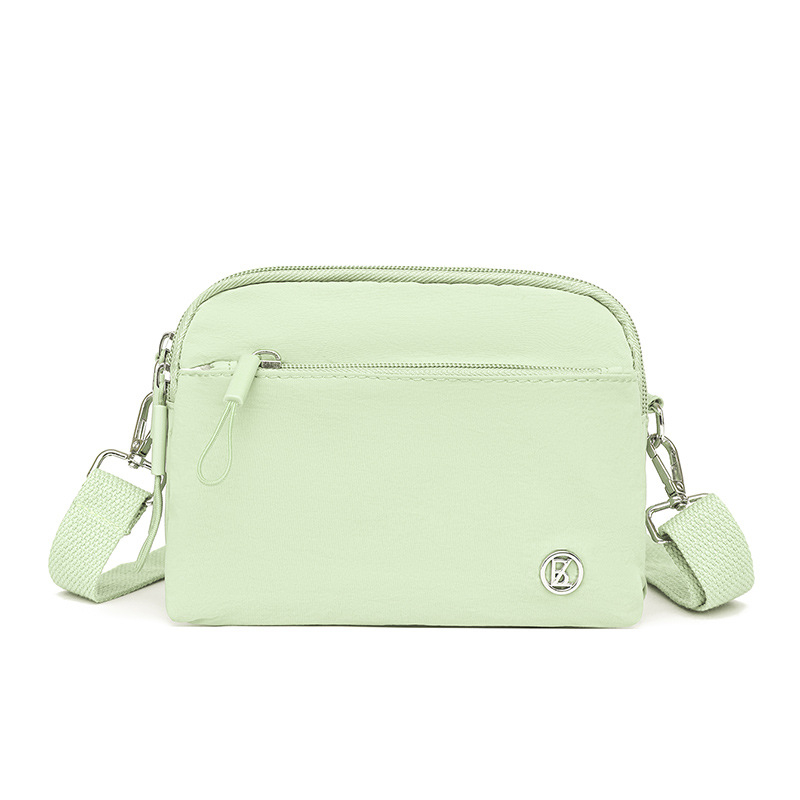 Nailona telefona soma - horizontāla kvadrāta forma, rāvējslēdzējs, poliesteres odere, pavasaris 2025