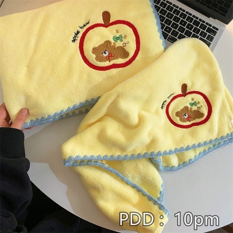 Apple Bear σετ τριών πετσών μπάνιου, εξαιρετικά απορροφητικό, γρήγορο στέγνωμα; Υλικό: Coral fleece; Βάρος: 200–300 g; Νήμα: 150D; Διαδικασία παραγωγής: 81044; Κατηγορία: πετσέτα μπάνιου/παραλίας