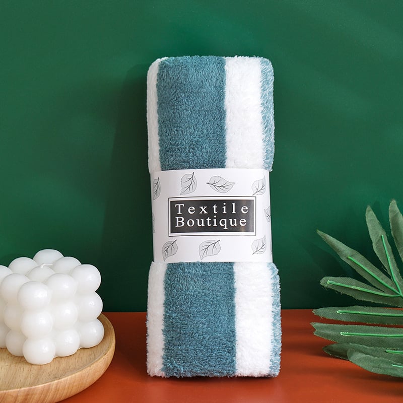 Σετ πέντε πετσέτες προσώπου από φλίς κοραλλιού με ρίγες – απορροφητικό, παχύ, υψηλής πυκνότητας ύφασμα; νήμα 150D; βάρος 80–100 g; δυνατότητα προσαρμοσμένου λογότυπου.