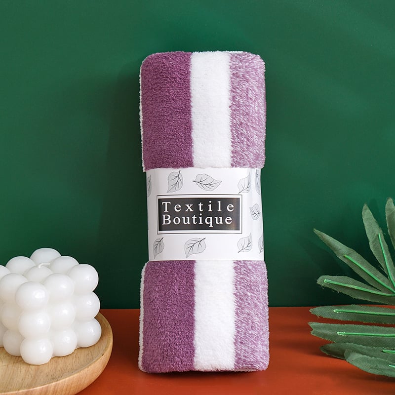 Σετ πέντε πετσέτες προσώπου από φλίς κοραλλιού με ρίγες – απορροφητικό, παχύ, υψηλής πυκνότητας ύφασμα; νήμα 150D; βάρος 80–100 g; δυνατότητα προσαρμοσμένου λογότυπου.