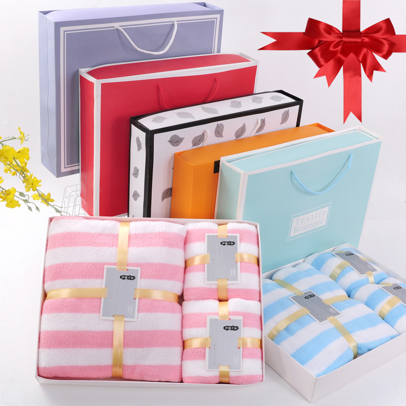 Σετ τριών πετσετών σε κουτί δώρου — πετσέτες μπάνιου από κοραλλί φλίς, με λογότυπο, προσαρμόσιμες, άνω των 500 g