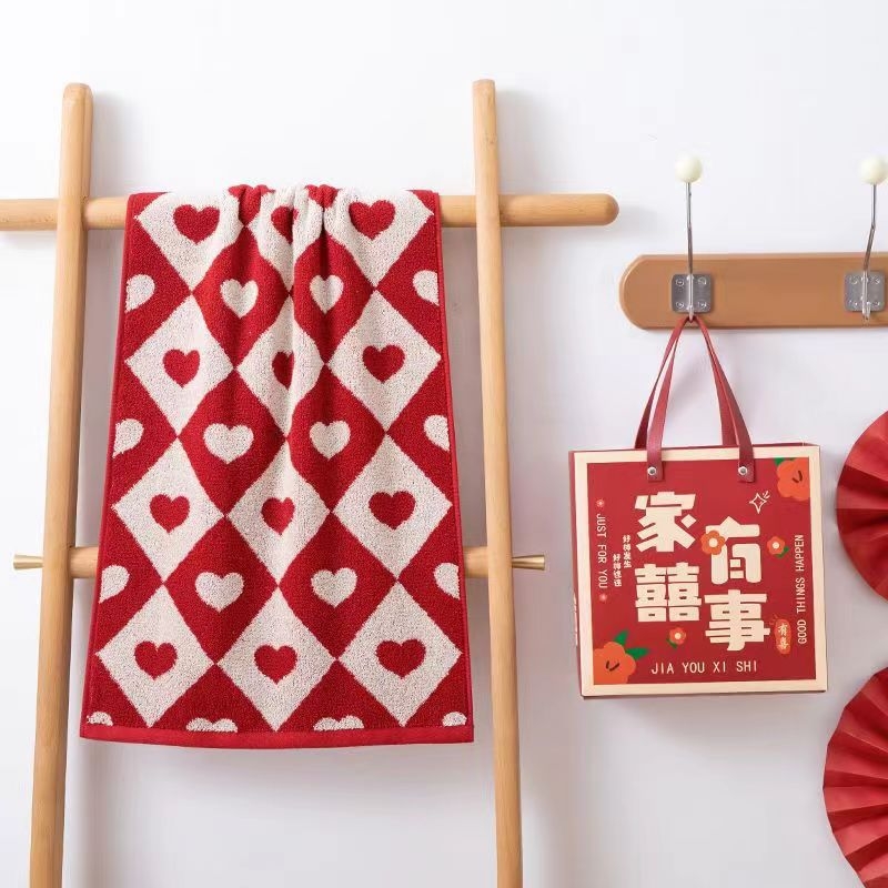 Kāzu dāvanu dvielis — kokvilna, Jacquard, 120 g, 32S, ūdens uzsūkšana 26–30 s