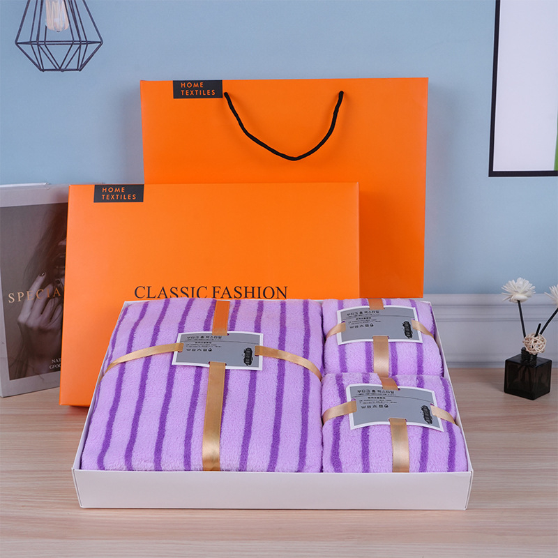 Σετ πετσετες μπάνιου με ρίγες σε κουτί δώρου, βελούδο κοραλλιών; εκτύπωση λογότυπου και δυνατότητα προσαρμογής; πλέξη επίπεδη; βάρος 500–600 g