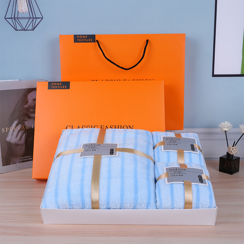 Σετ πετσετες μπάνιου με ρίγες σε κουτί δώρου, βελούδο κοραλλιών; εκτύπωση λογότυπου και δυνατότητα προσαρμογής; πλέξη επίπεδη; βάρος 500–600 g
