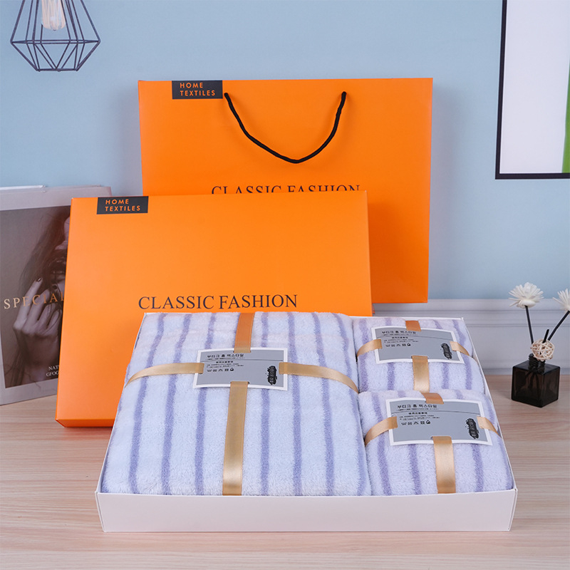 Σετ πετσετες μπάνιου με ρίγες σε κουτί δώρου, βελούδο κοραλλιών; εκτύπωση λογότυπου και δυνατότητα προσαρμογής; πλέξη επίπεδη; βάρος 500–600 g