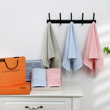 Τριμελές σετ πετσετών σε κουτί δώρου – καθαρό βαμβάκι, 32s Σίρο-Σπαν, απλή ύφανση, 500 g/m², εκτυπωμένο λογότυπο, διαθέσιμη προσωποποίηση