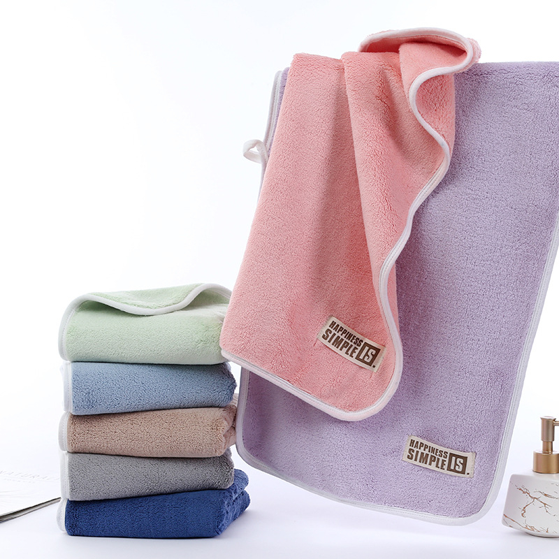 Σετ πετσετών από Coral Fleece για μπάνιο και πρόσωπο — Υλικό: Coral Fleece; Νήμα: 40; Βάρος: >200 g; Διαδικασίες: κέντημα, ραφή, εκτύπωση, άκρη με γάντζο; Προσαρμογή: Ναι