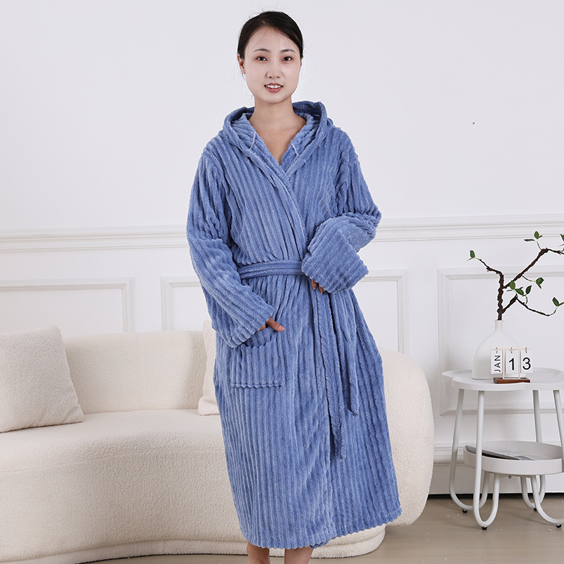 Vannirõivas korallfleksist, imav, paksenenud, kapuutsiga (Sügise)