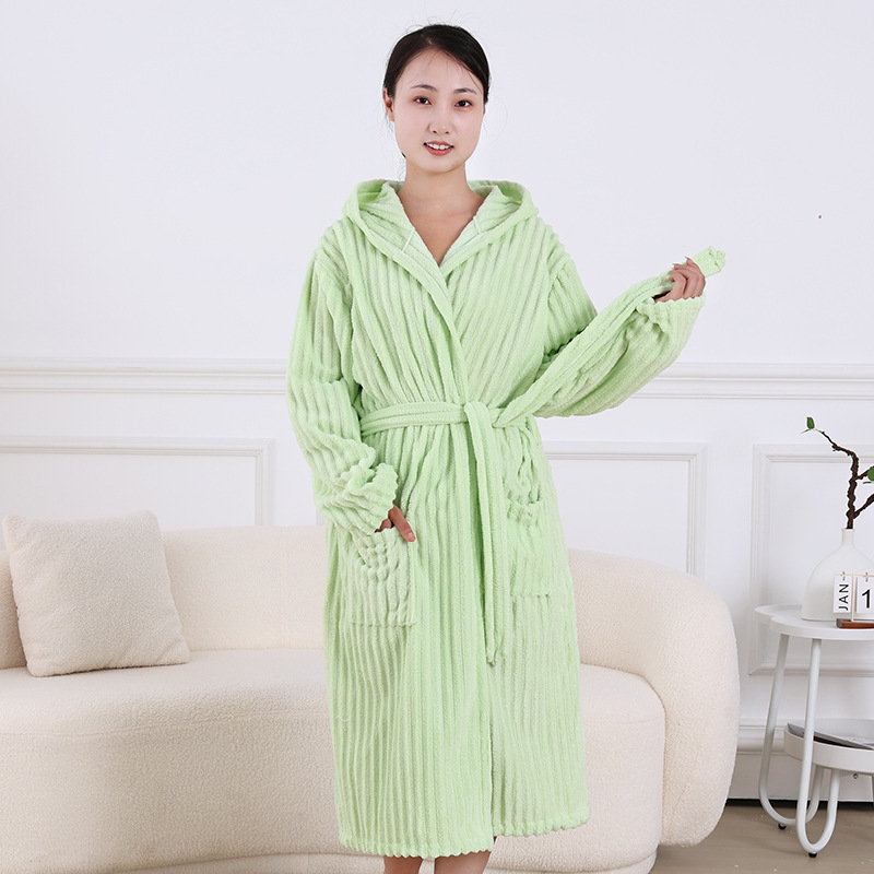 Vannirõivas korallfleksist, imav, paksenenud, kapuutsiga (Sügise)