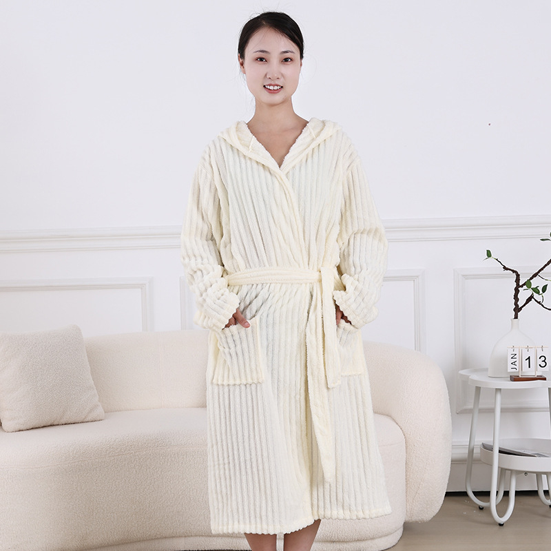 Vannirõivas korallfleksist, imav, paksenenud, kapuutsiga (Sügise)