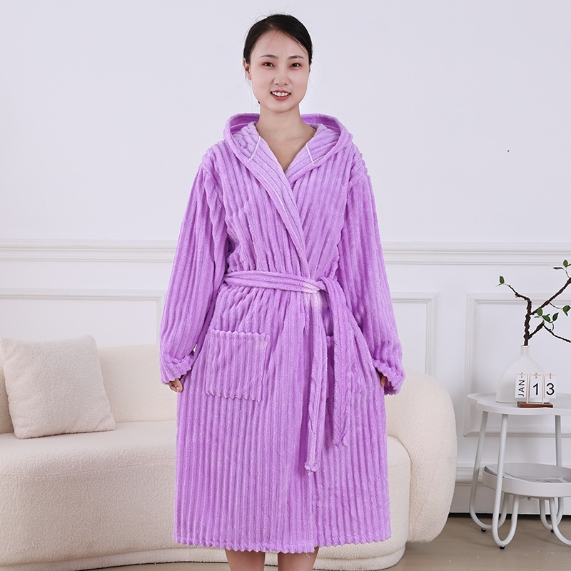 Vannirõivas korallfleksist, imav, paksenenud, kapuutsiga (Sügise)